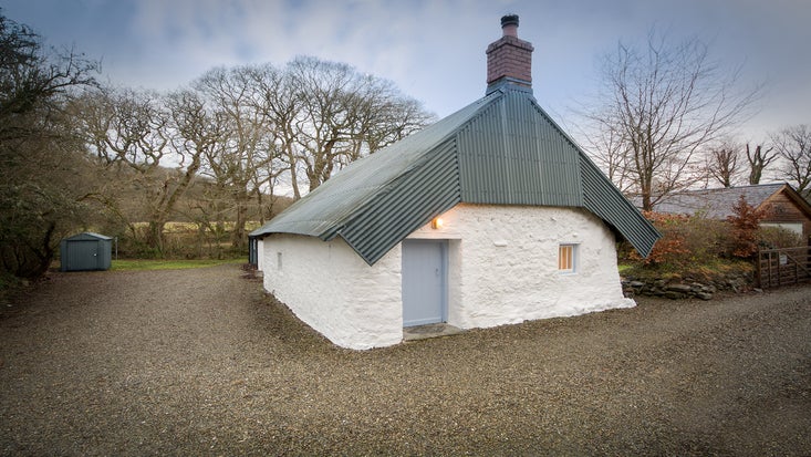 The exterior of Pontbrenmydyr, Ceredigion